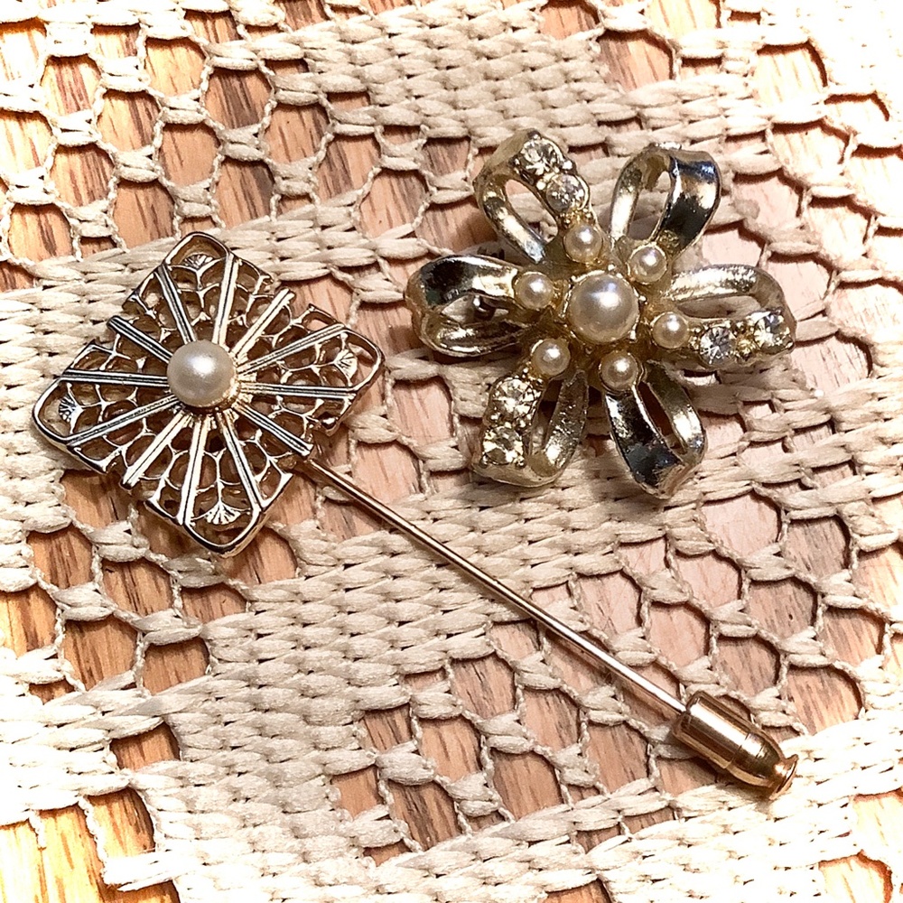 Vintage costume jewelry brooch PIN lot of 2 stick pin